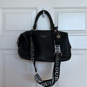 Guess leather bag! In amazing condition. Mid size bag.